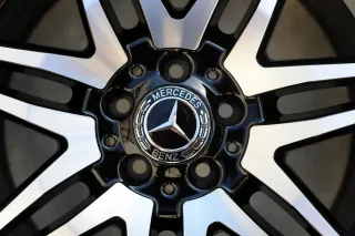 1x19 Zoll W447 AMG Mercedes Benz Felge 8x19 ET52 A4474015100 Schwarz BiColor - Bild 7