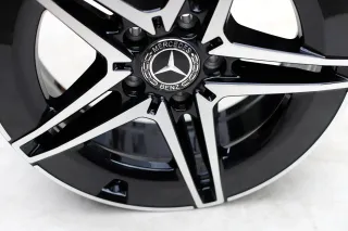 1x18 Zoll AMG Felge EQA H243 EQA 250/300 4MATIC/350 7,5Jx18 ET53,5 A2434011700 - Bild 4
