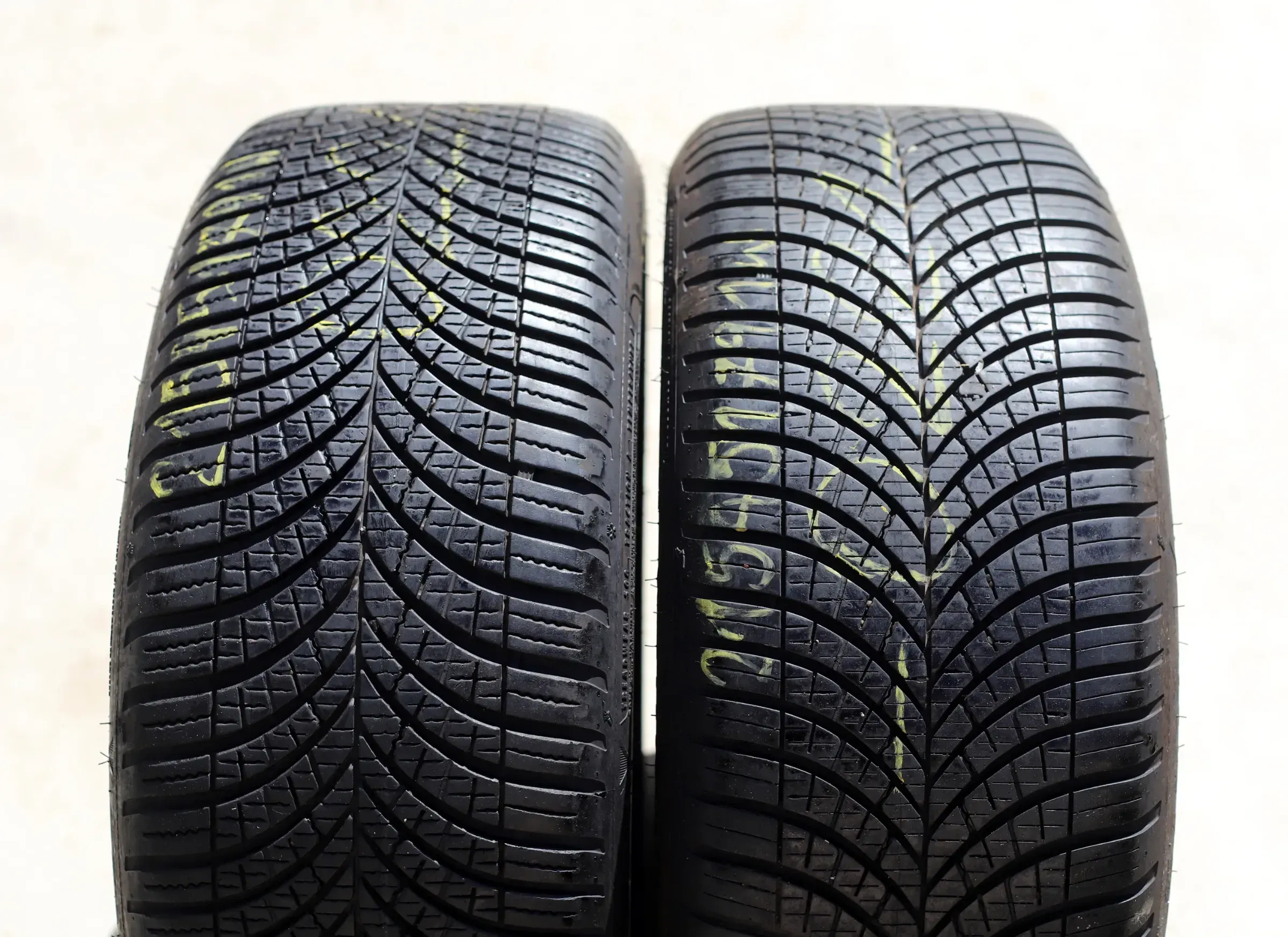 2x Allwetterreifen 215/45 R17 91W XL GOODYEAR VECTOR GEN 3 DOT21  6,9mm-7,12mm - Bild 1