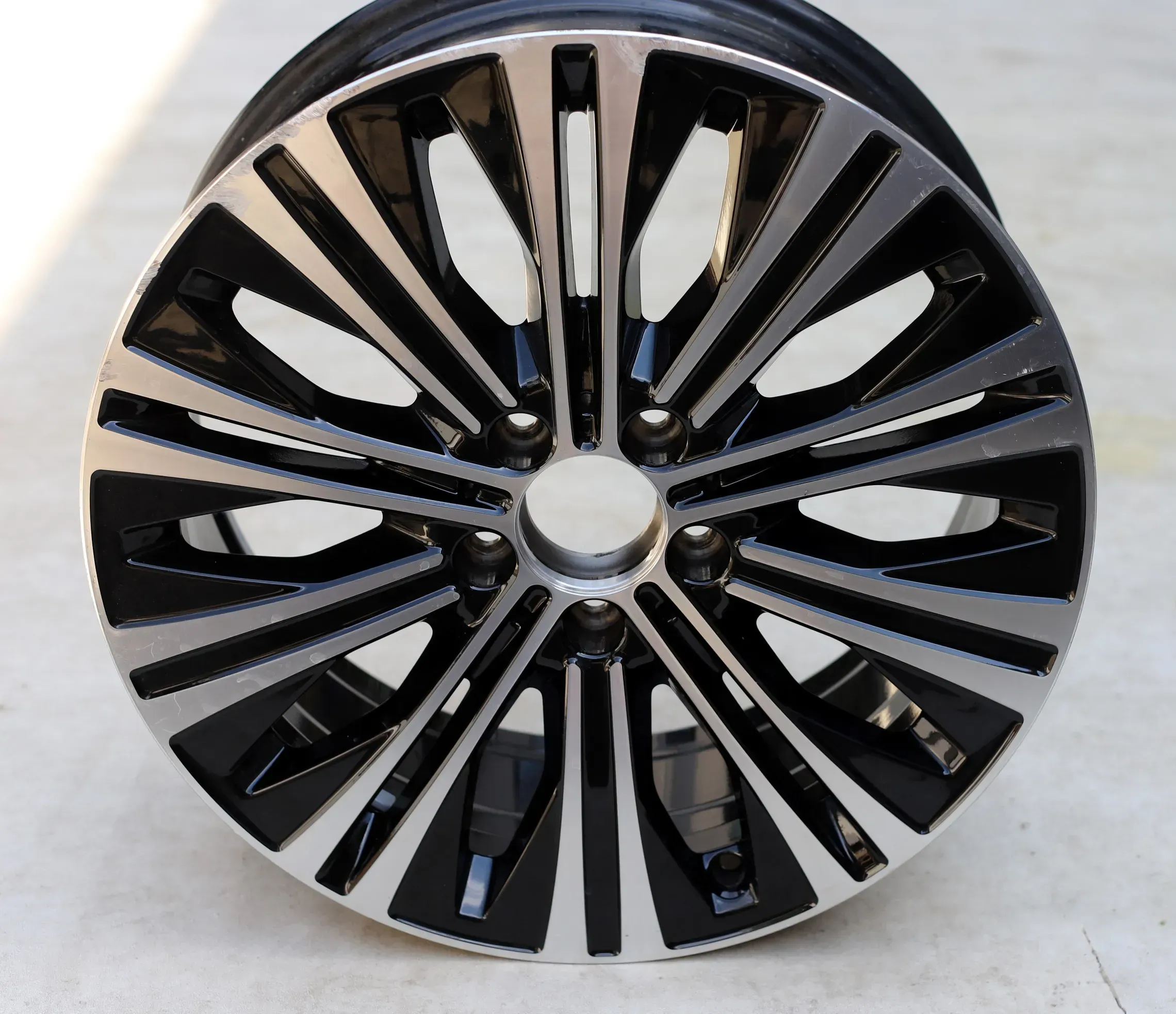 1 orig Mercedes A-/B-/CLA-Klasse W177 W247 C118 Alufelge 7,5x18 ET49 A1774013300 - Bild 1