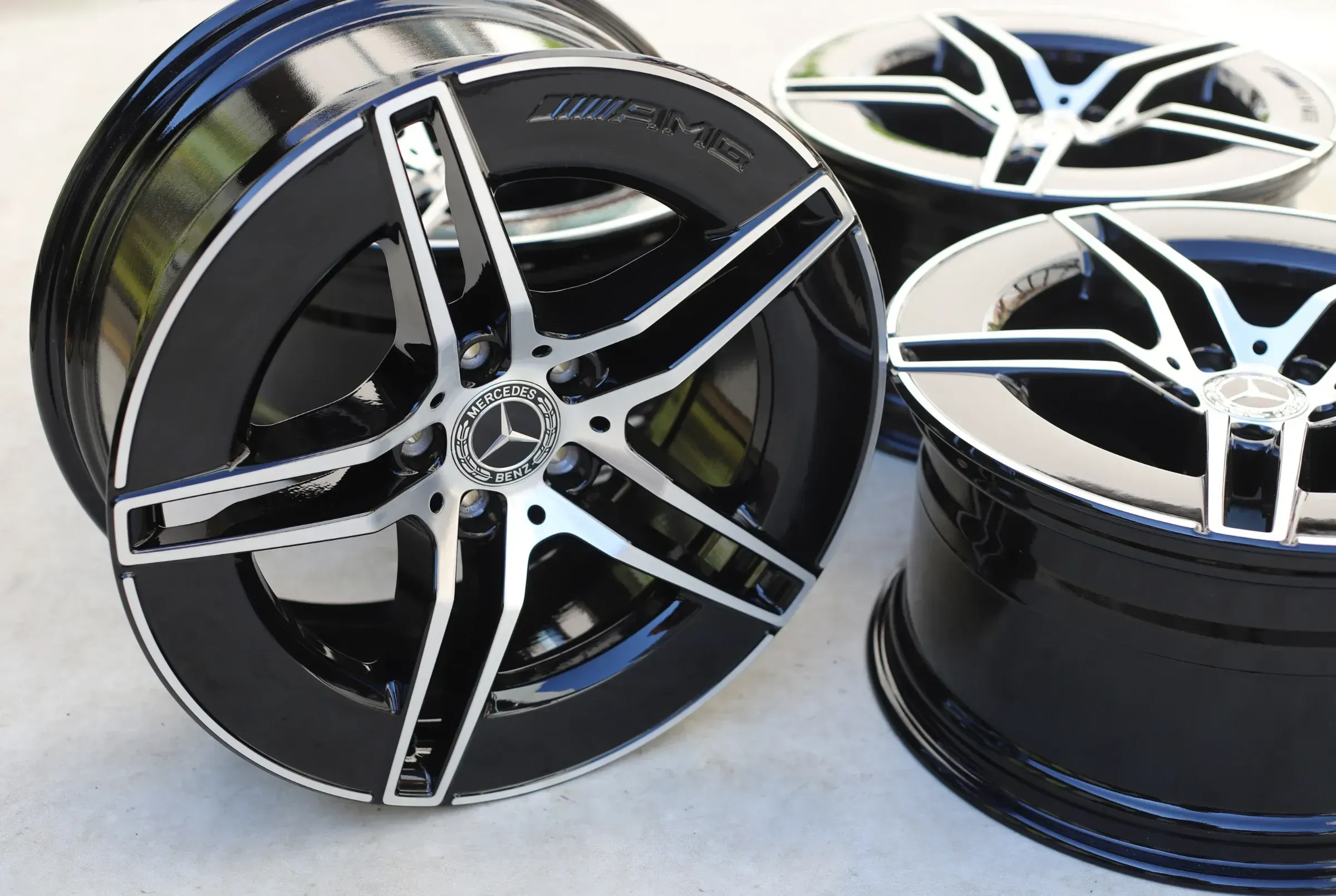 19 Zoll AMG Felgen E-Klasse W214 S214 Limousine Kombi 8,5J ET35,5+9,5J ET51 A2144010300/0400 - Bild 1