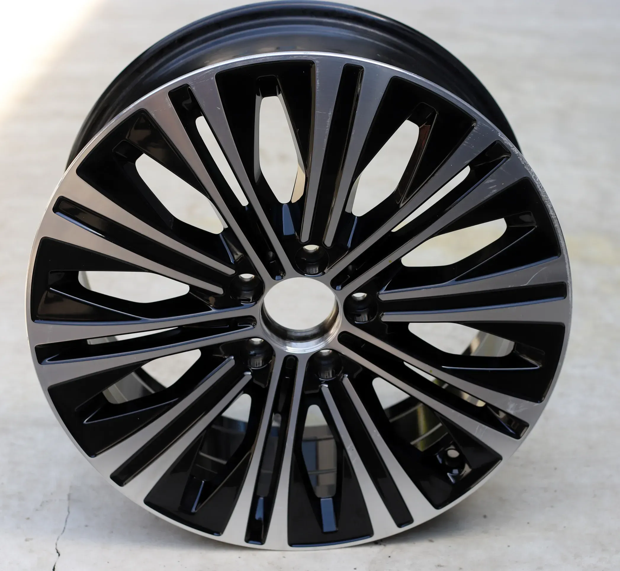1 orig Mercedes A-/B-/CLA-Klasse W177 W247 C118 Alufelge 7,5x18 ET49 A1774013300 - Bild 1