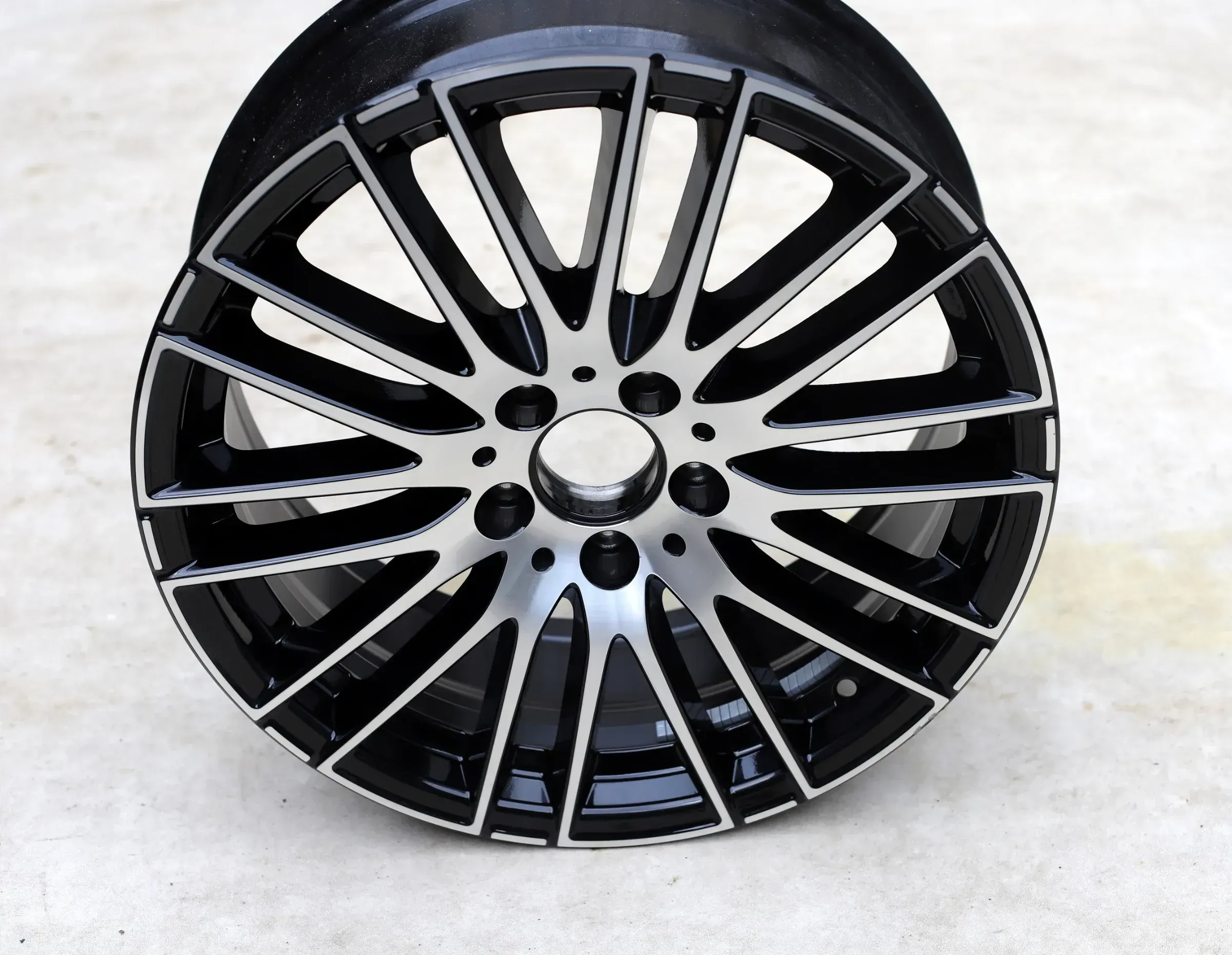 1x 18 Zoll Mercedes Felge 7.5Jx18 ET40 A2064014900 C-Klasse W206 S206 BiColor - Bild 1
