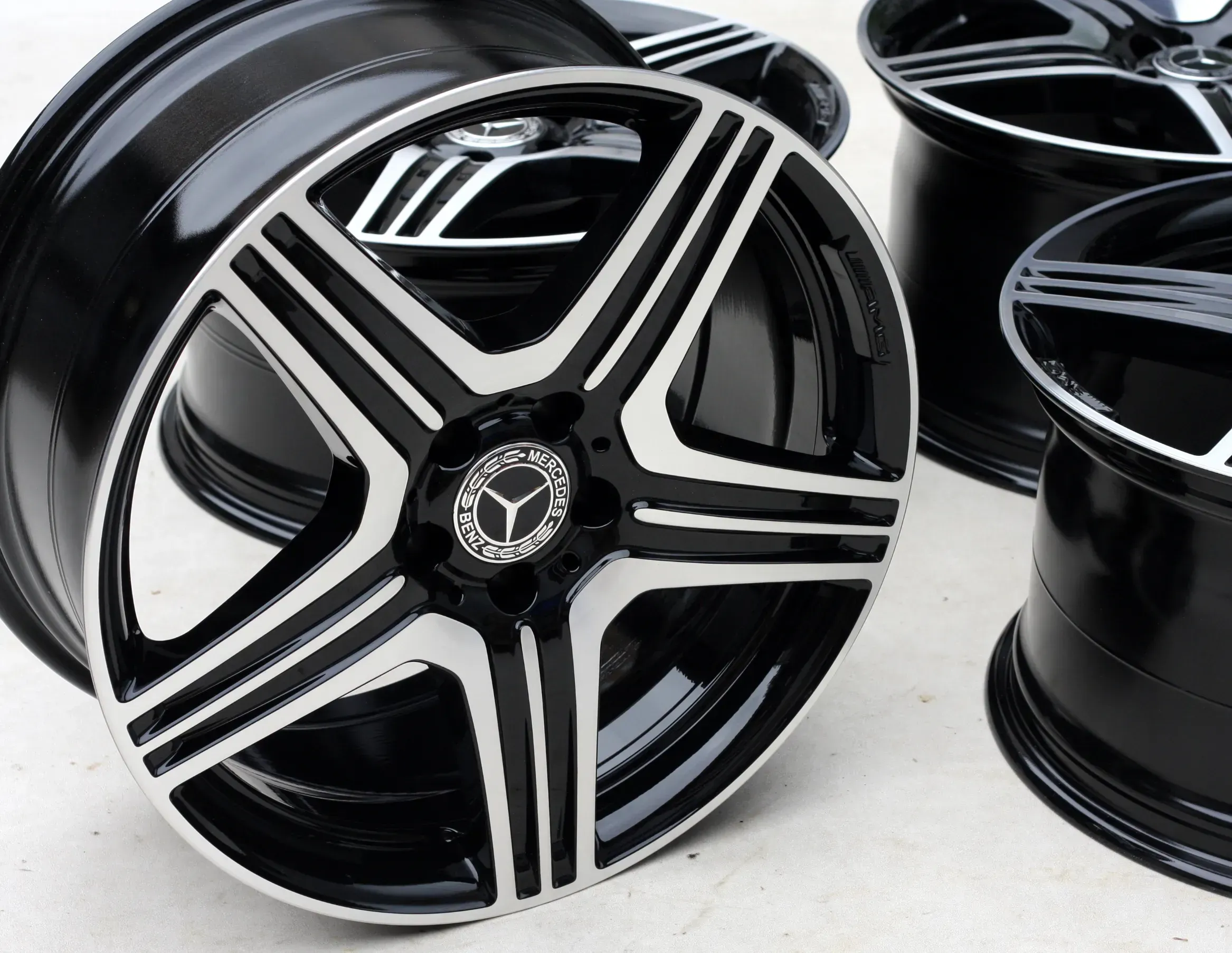 19 Zoll AMG Felgen 9+10x19 W212 E63 C218 X218 CLS63 CLS55 C219 R230 R231 SL - Bild 1
