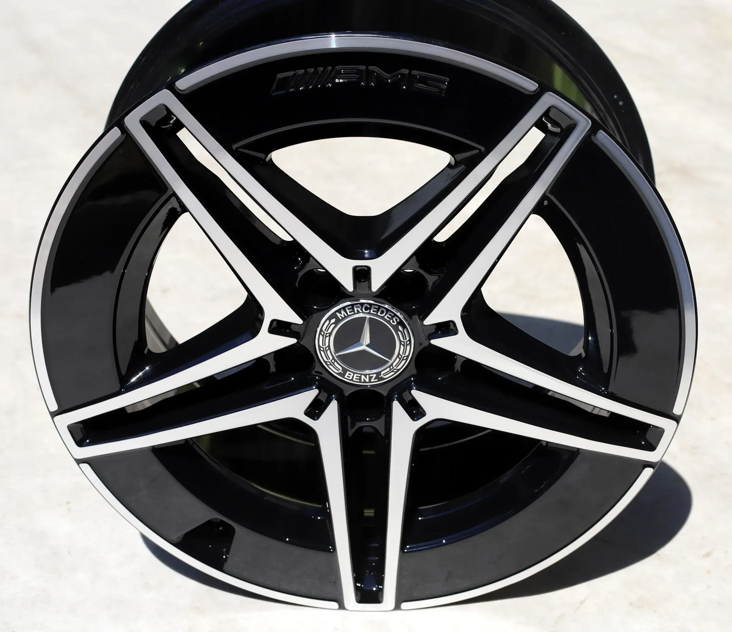 1x AMG Mercedes Benz C-Klasse W206 S206 T-Model18 Zoll Felge A2064011800  8,5x18 ET52 Hinterachse - Bild 1
