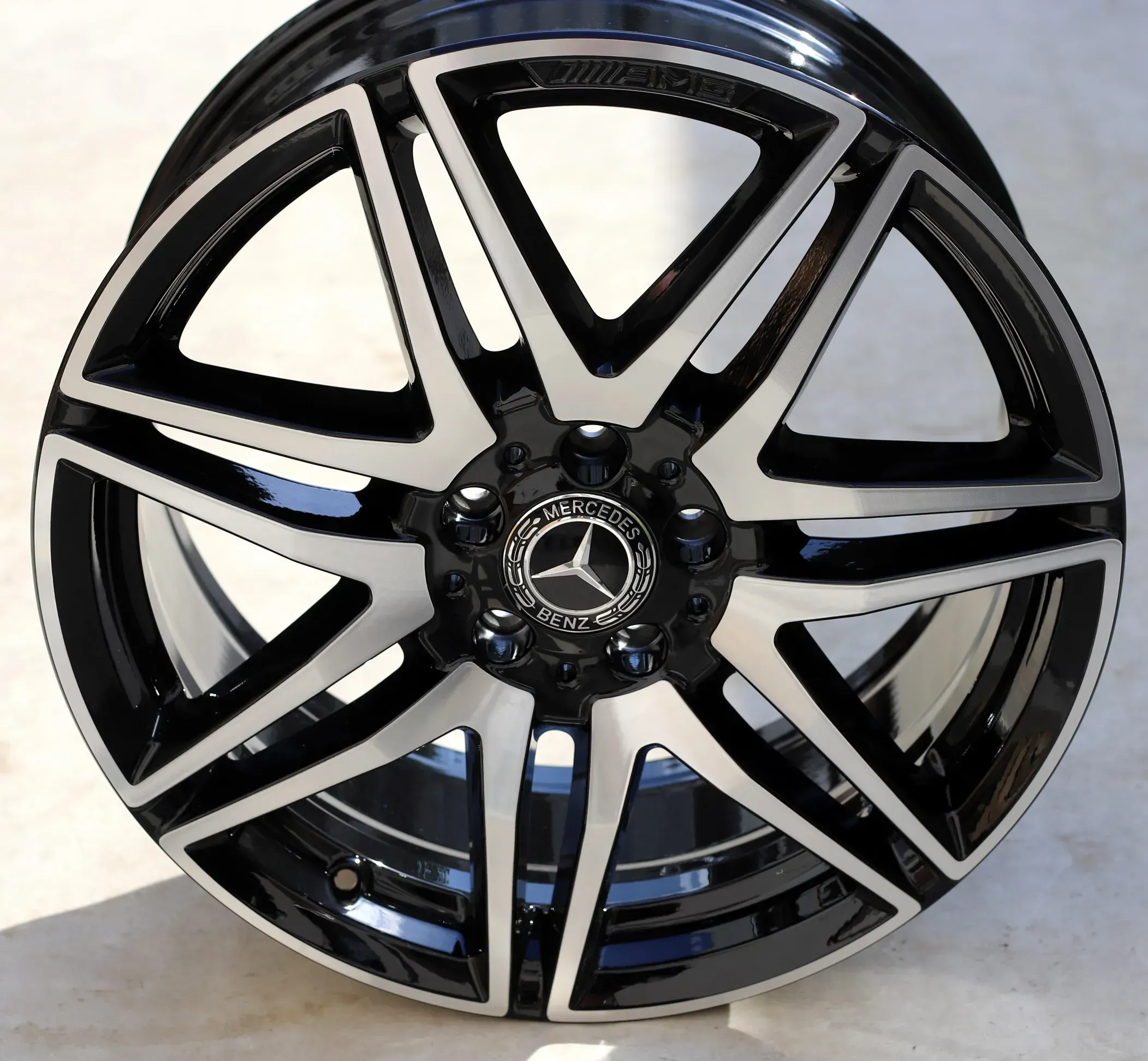 1x19 Zoll W447 AMG Mercedes Benz Felge 8x19 ET52 A4474015100 Schwarz BiColor - Bild 1