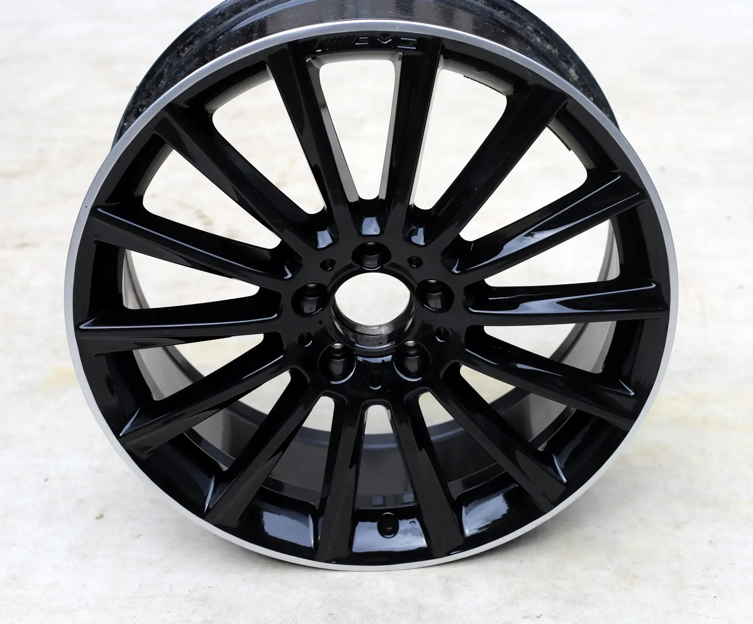 1x 19 Zoll Felge C-Klasse W205 S205 Vielspeichen AMG A2054011300 7,5x19 ET44 - Bild 1